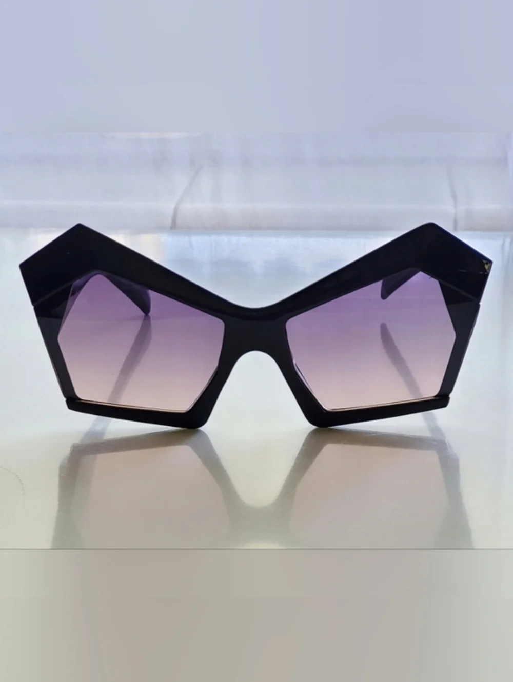 Stylish Black Geometric Sunglasses with Purple Lenses UV400 Protection